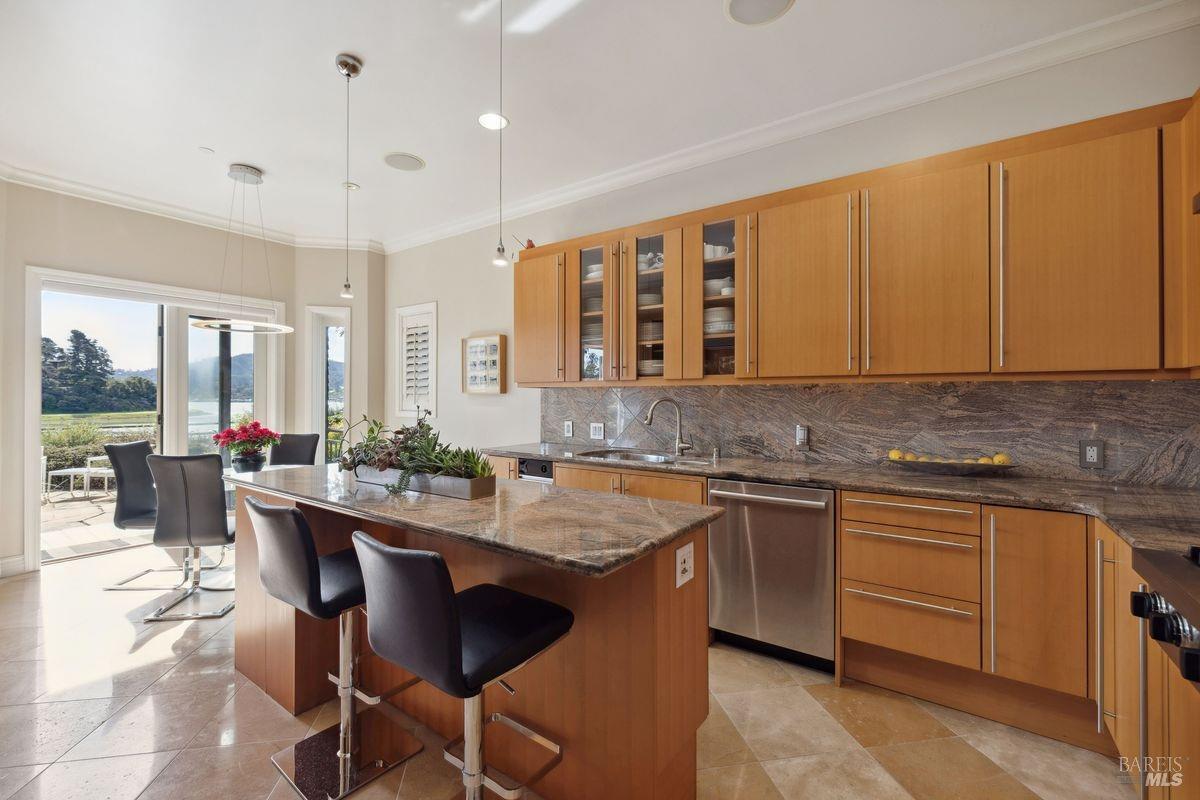 85 De Silva Island Dr