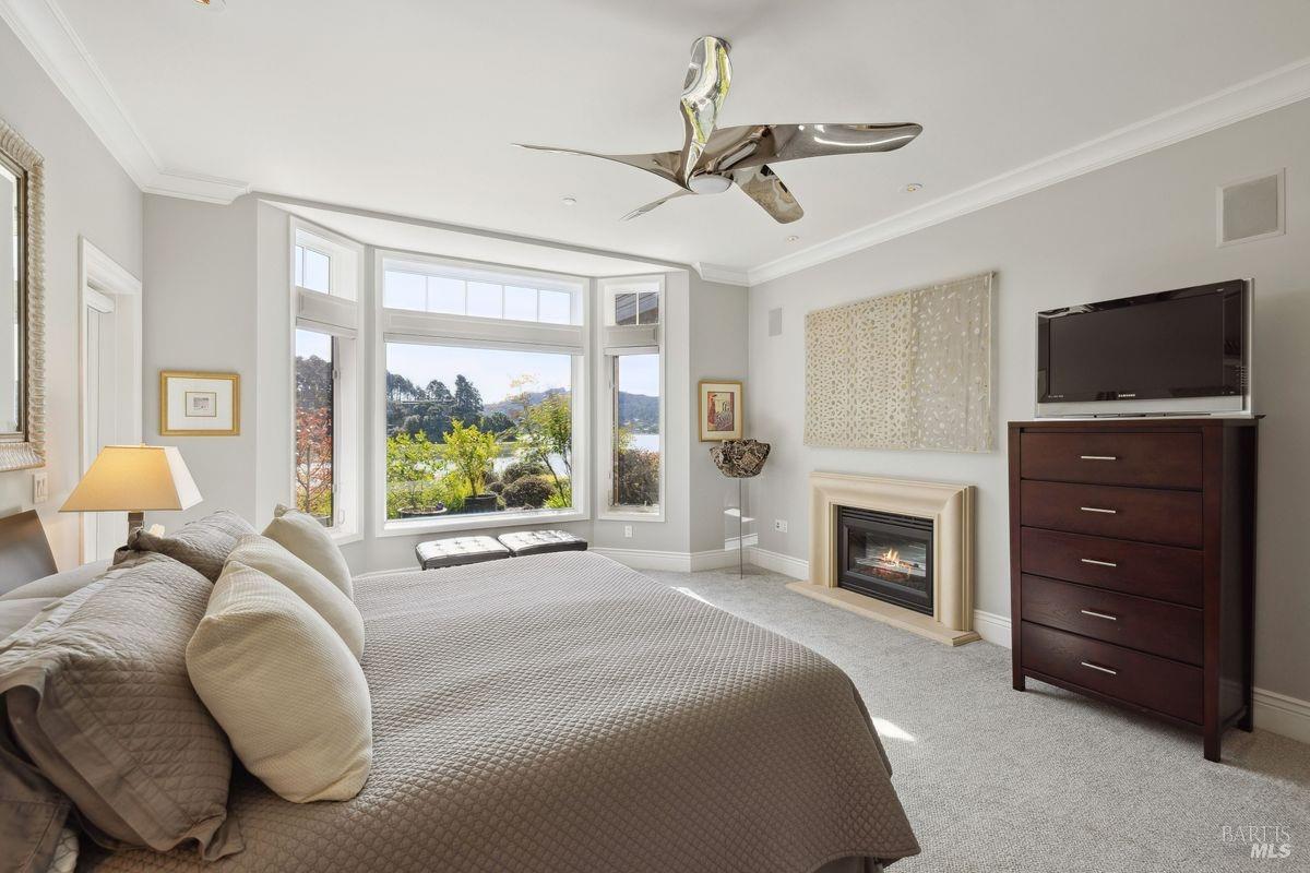 85 De Silva Island Dr