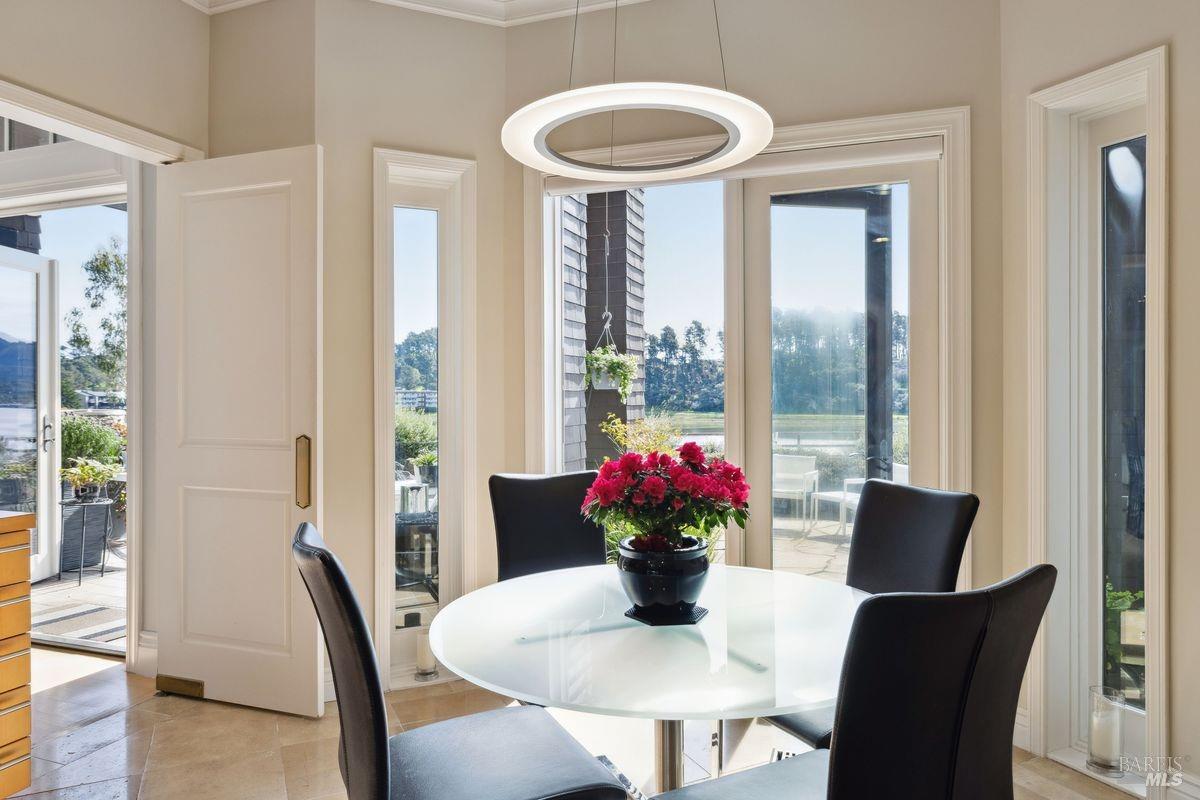 85 De Silva Island Dr