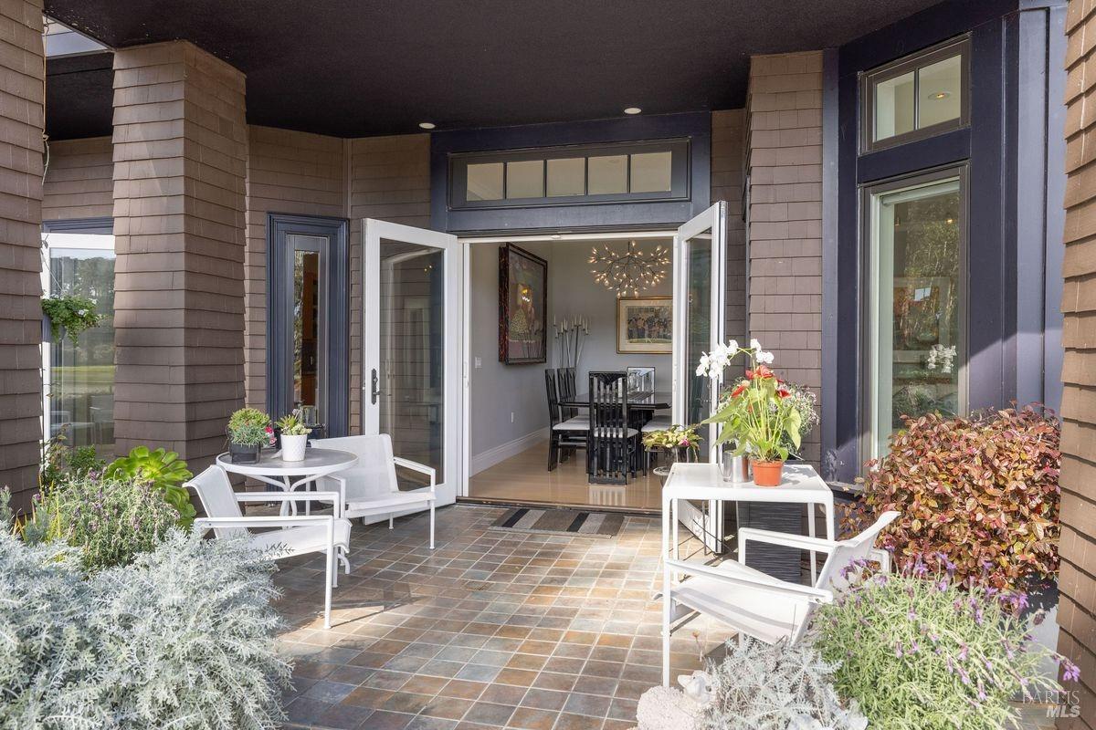 85 De Silva Island Dr