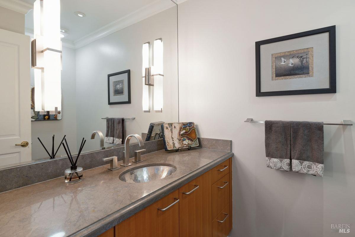 85 De Silva Island Dr