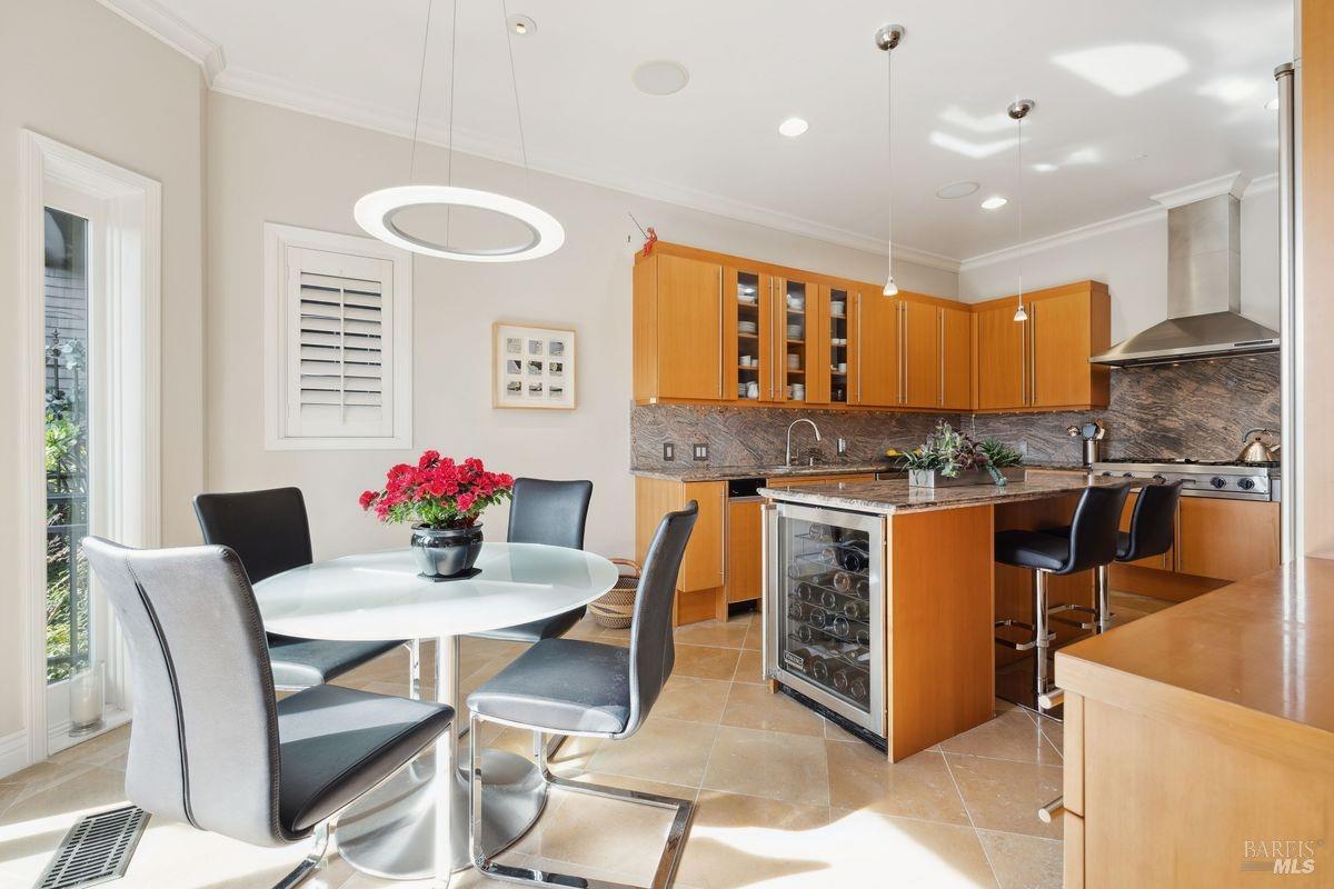 85 De Silva Island Dr