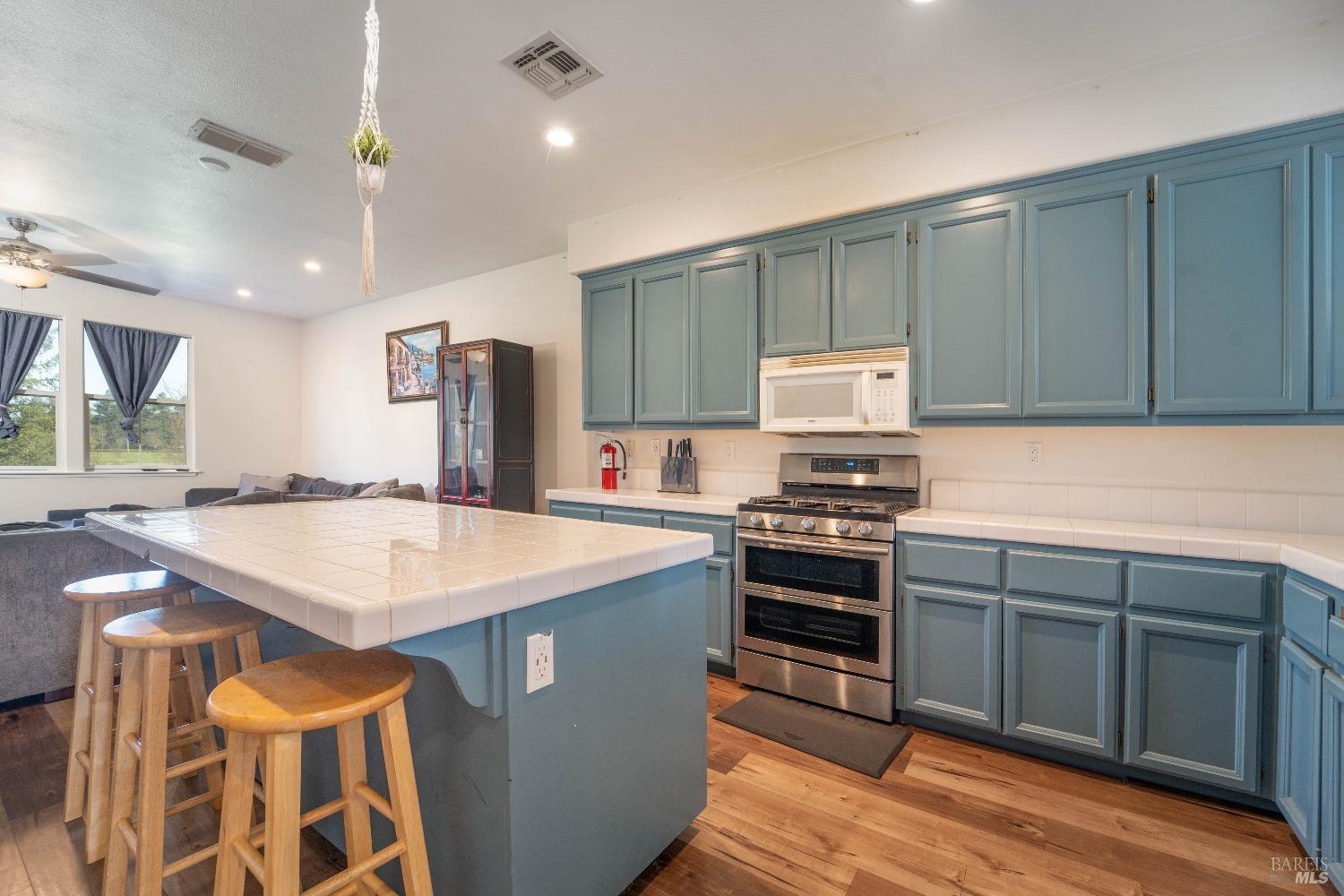 2591 Edgewater Dr