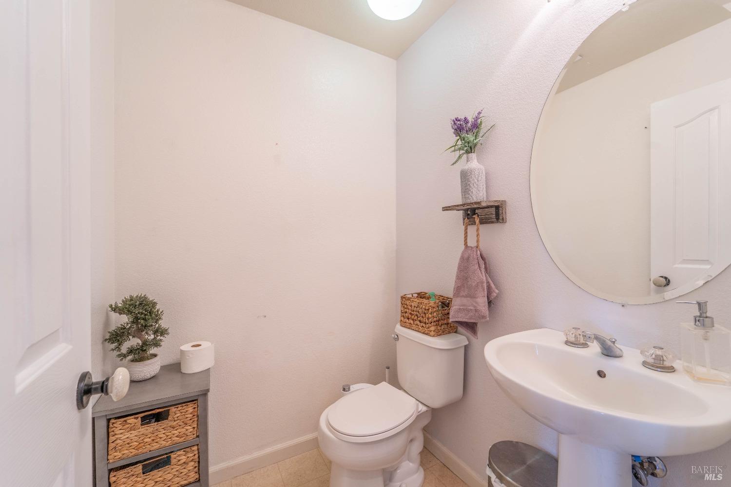 2591 Edgewater Dr