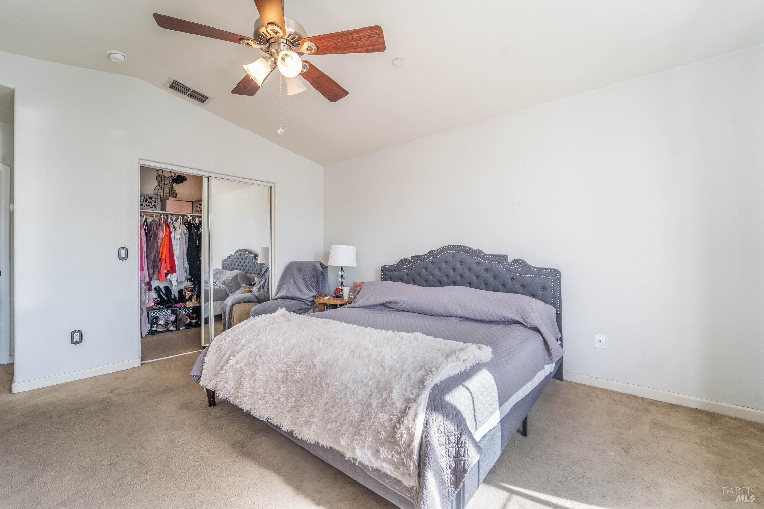 2591 Edgewater Dr