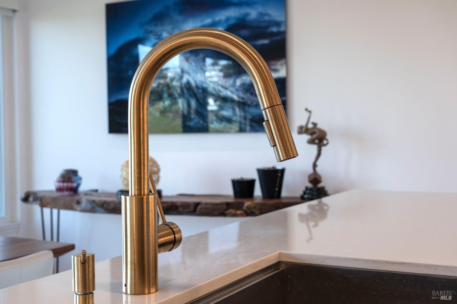 15 Corinthian Ct #11