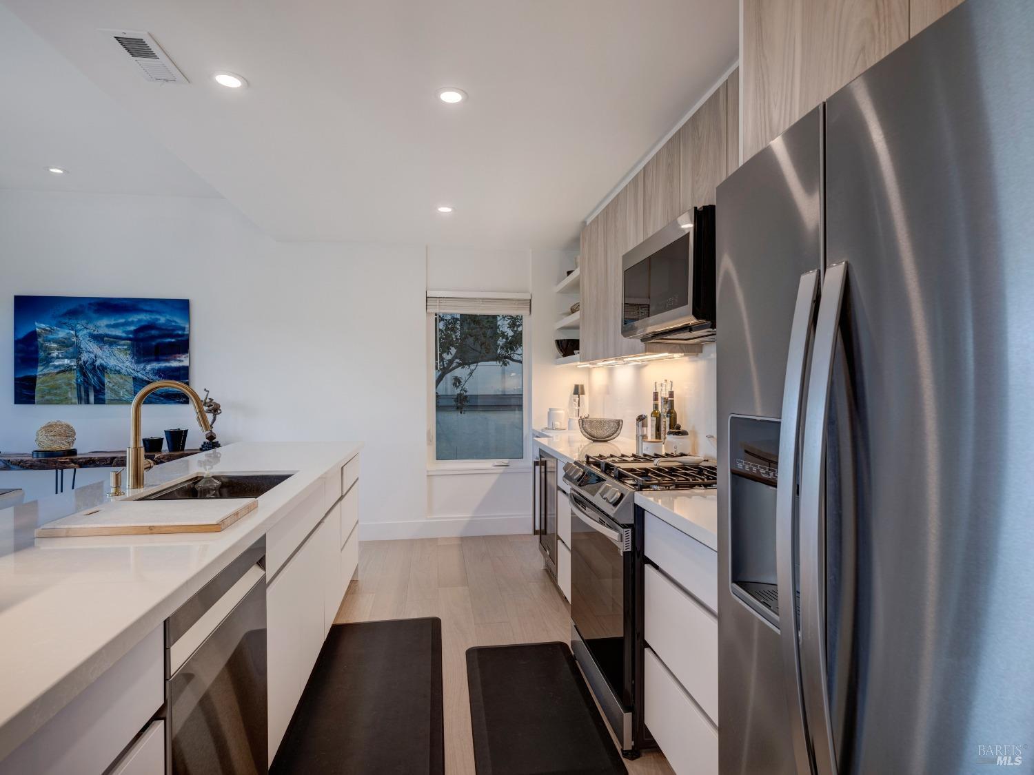 15 Corinthian Ct #11