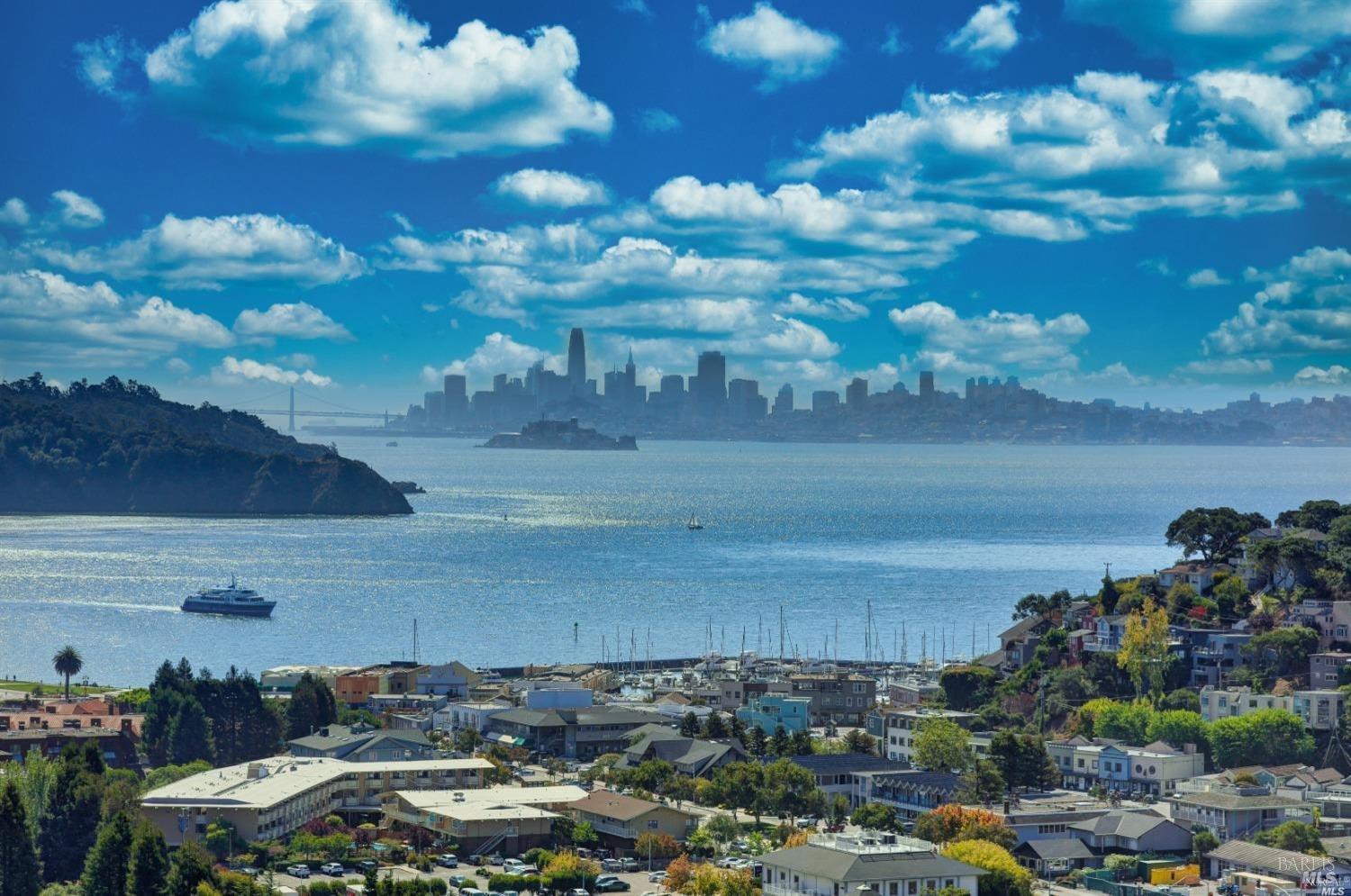 15 Corinthian Ct #11