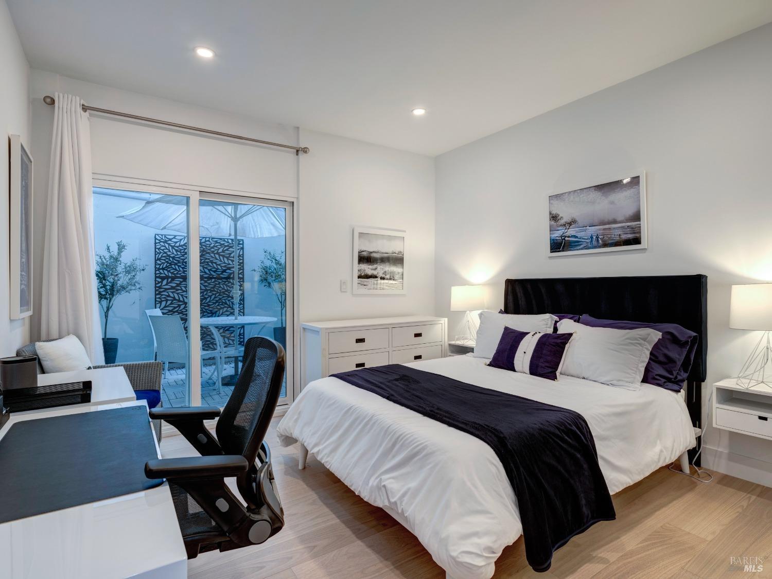 15 Corinthian Ct #11