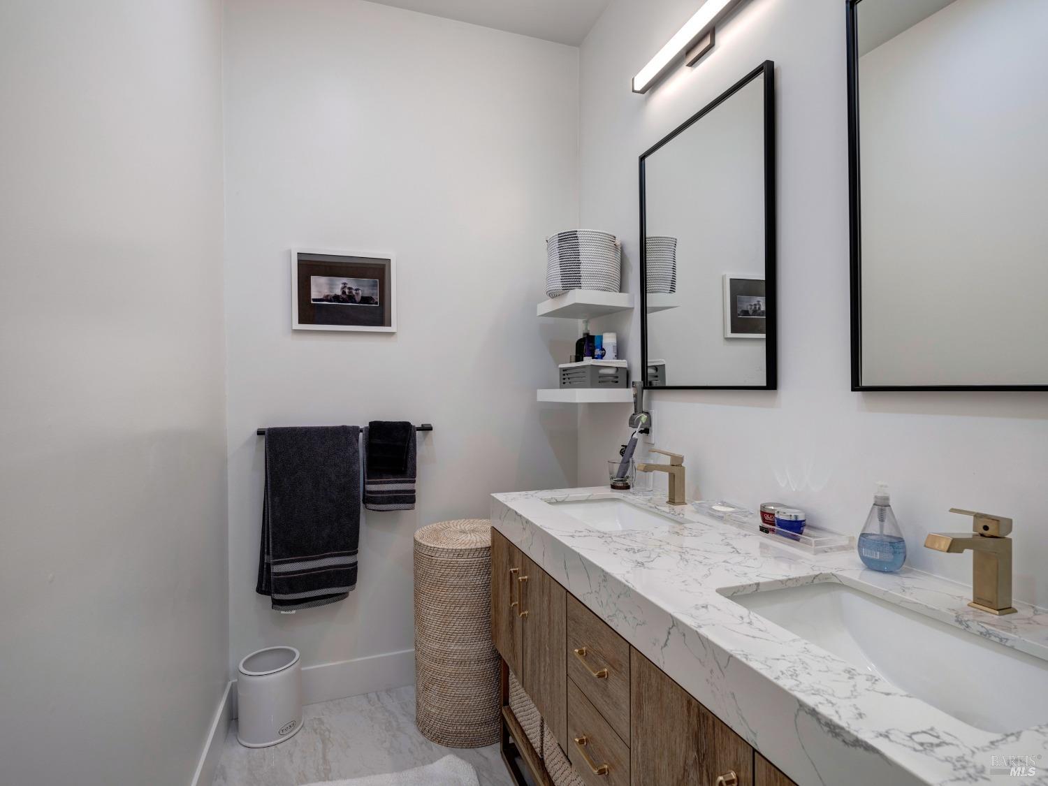 15 Corinthian Ct #11