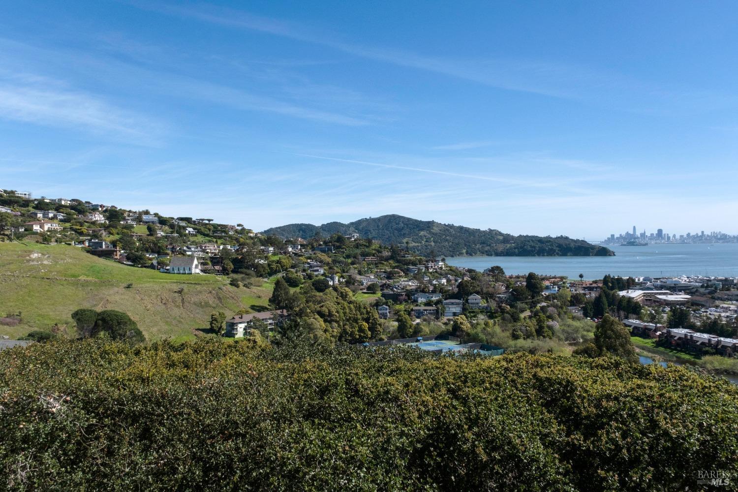 15 Corinthian Ct #11