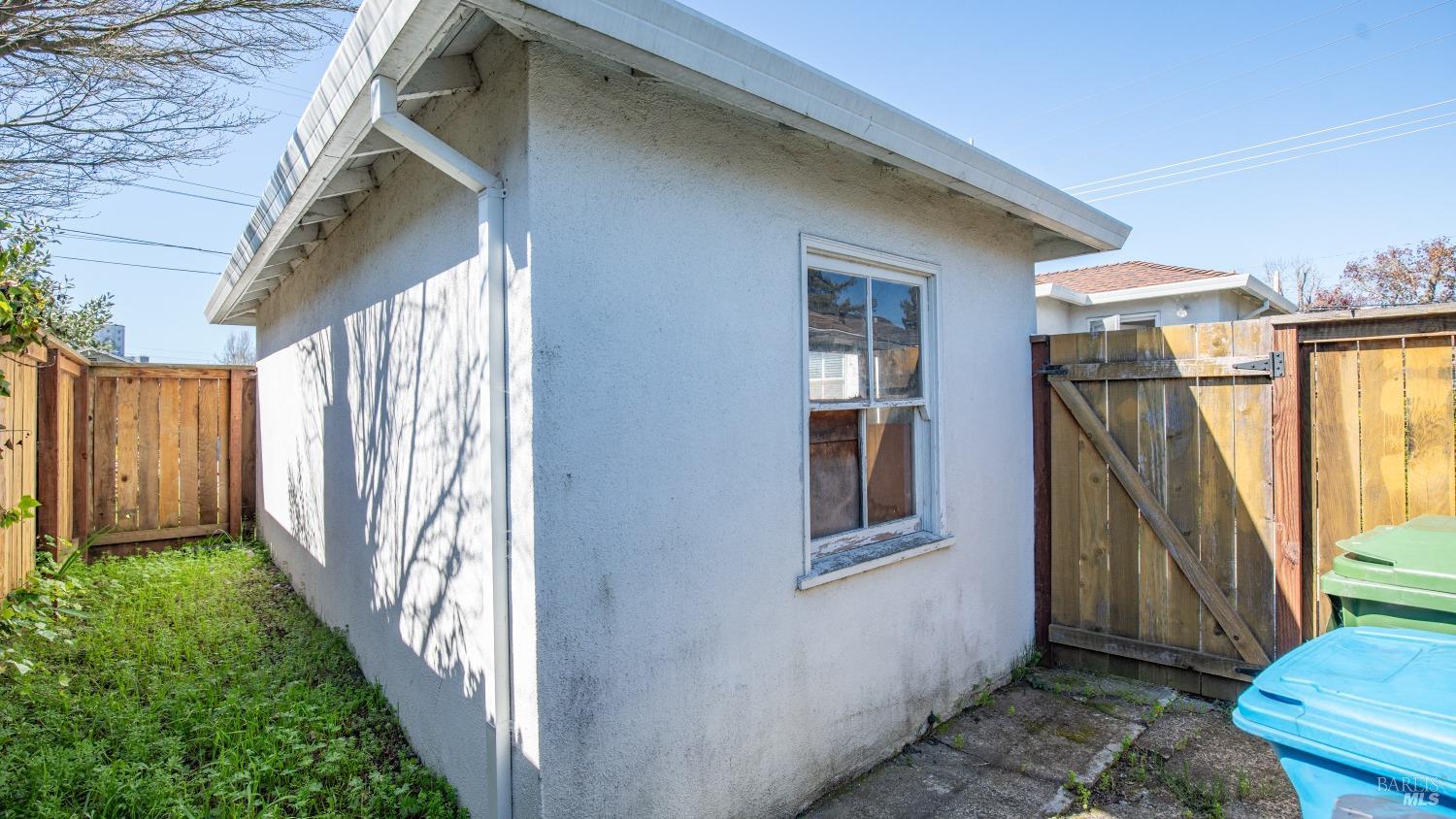 101 Edith St