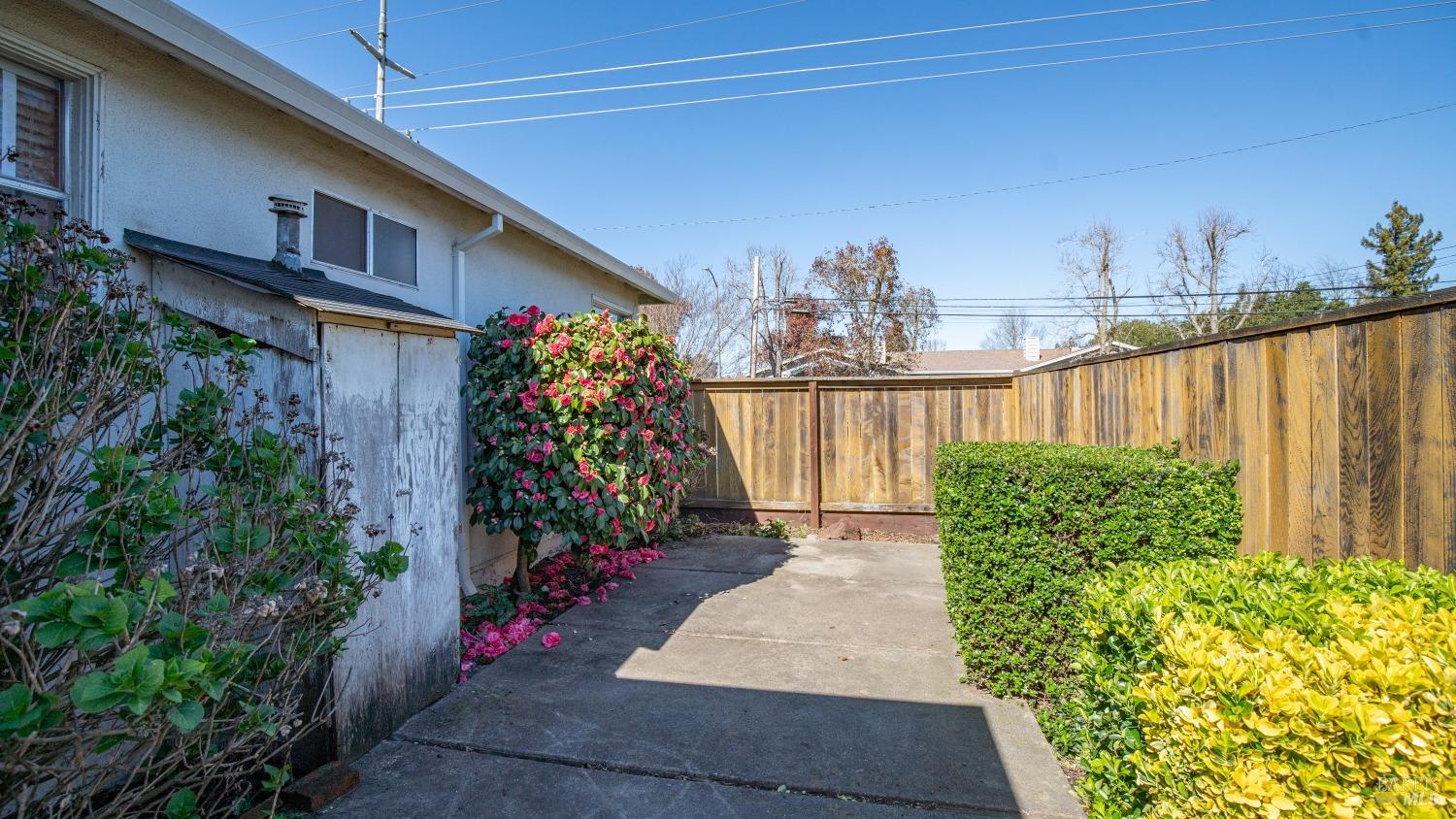 101 Edith St