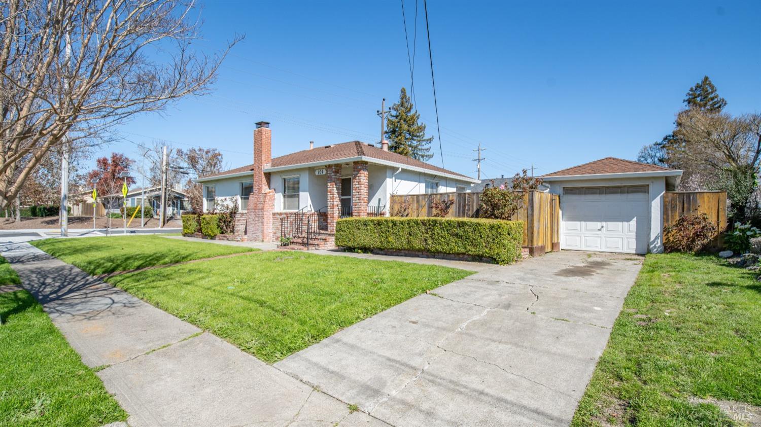 101 Edith St
