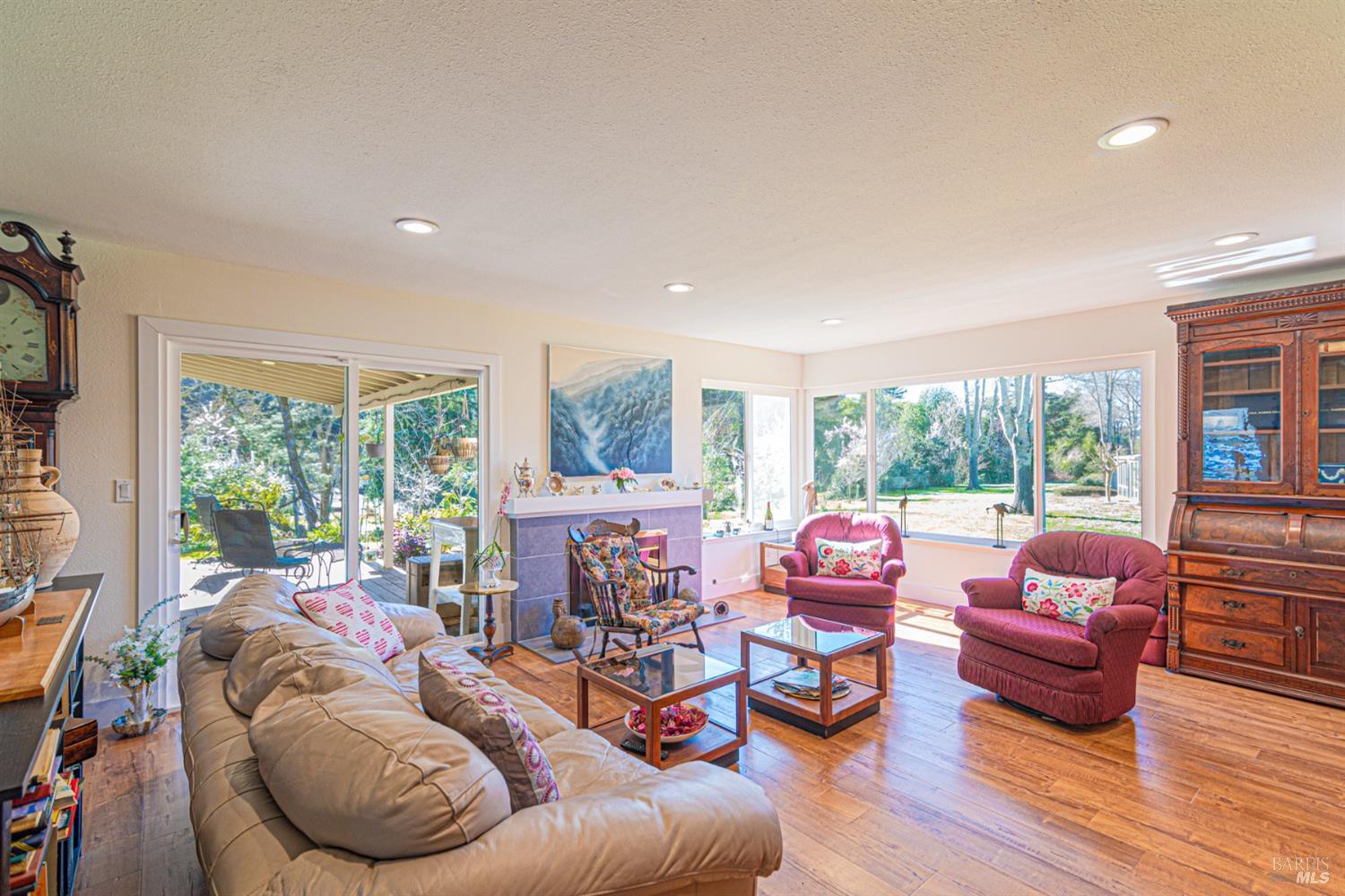 6395 Meadow Creek Ct