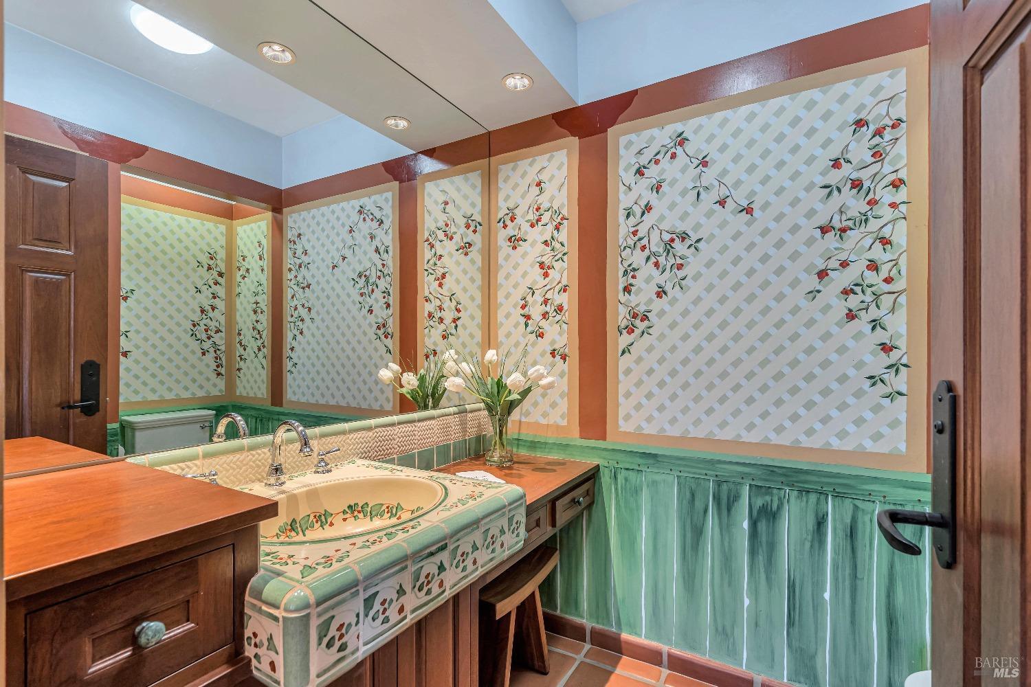 868-870 High School Rd