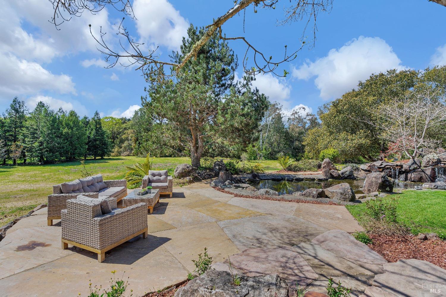 868-870 High School Rd