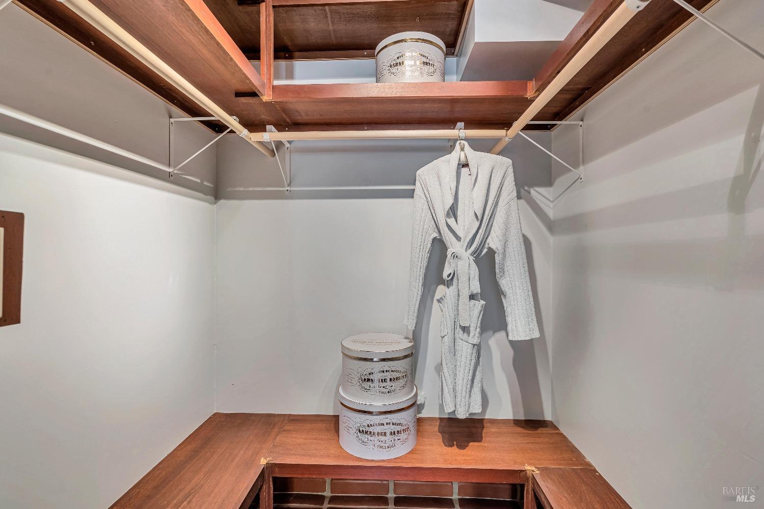 868-870 High School Rd