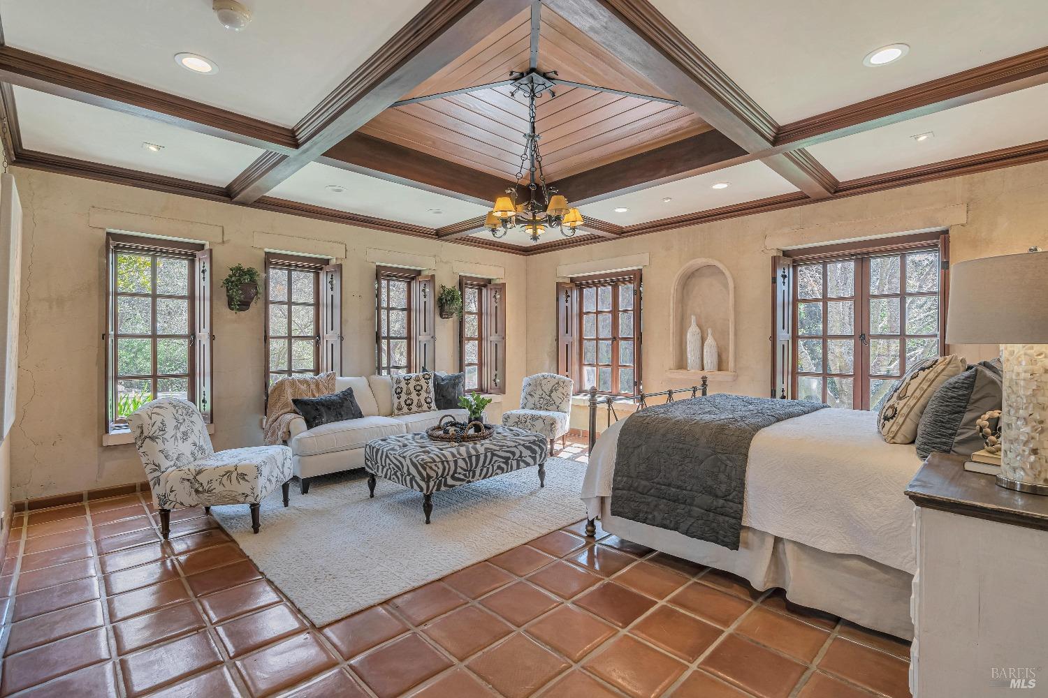 868-870 High School Rd