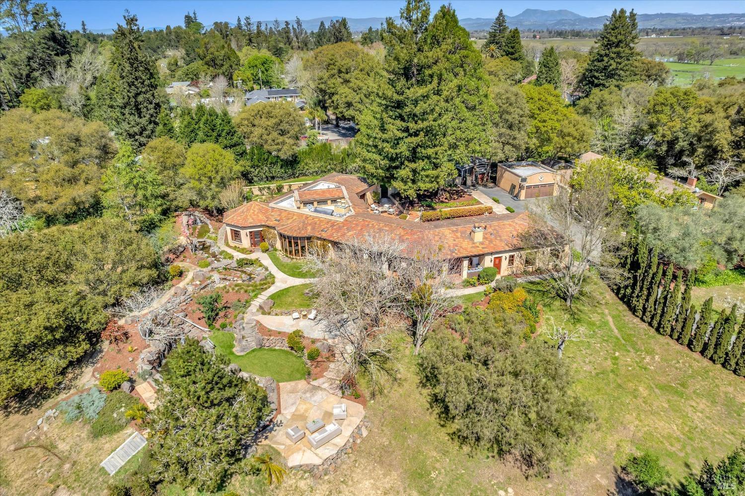 868-870 High School Rd