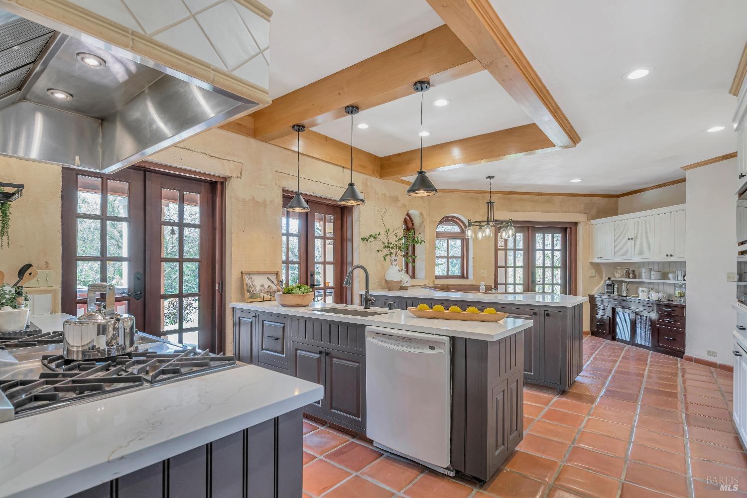 868-870 High School Rd