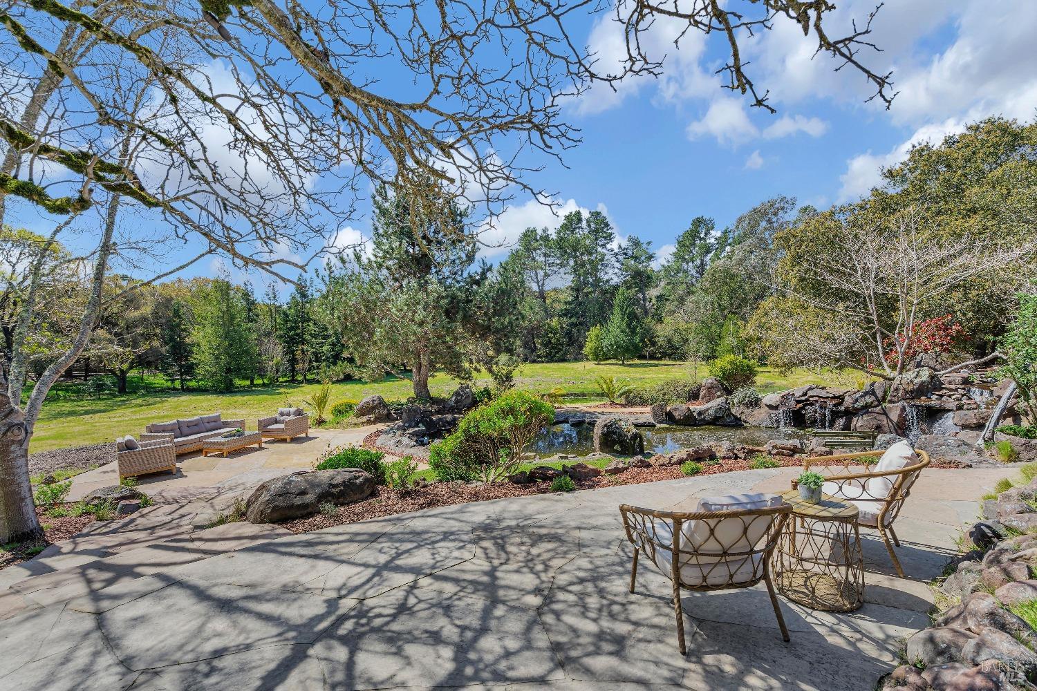 868-870 High School Rd