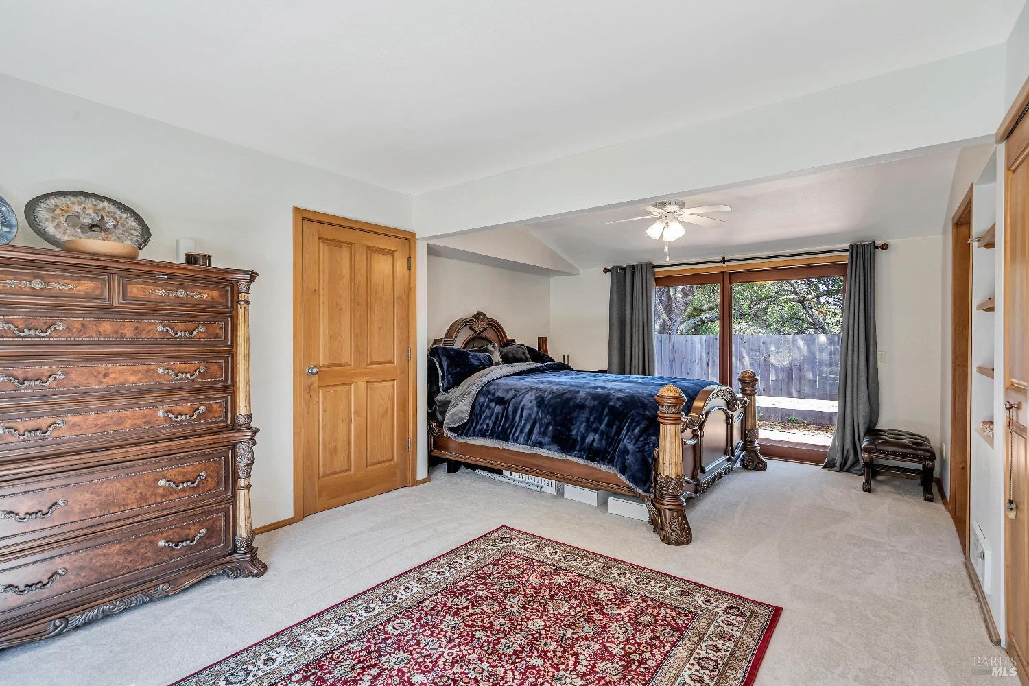 868-870 High School Rd