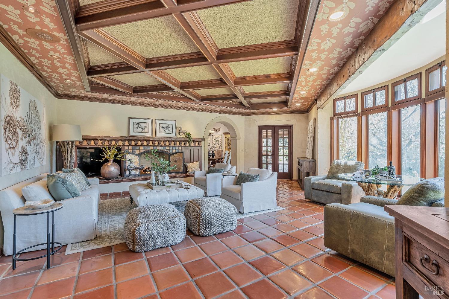 868-870 High School Rd