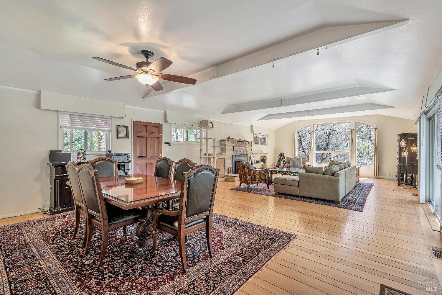 868-870 High School Rd