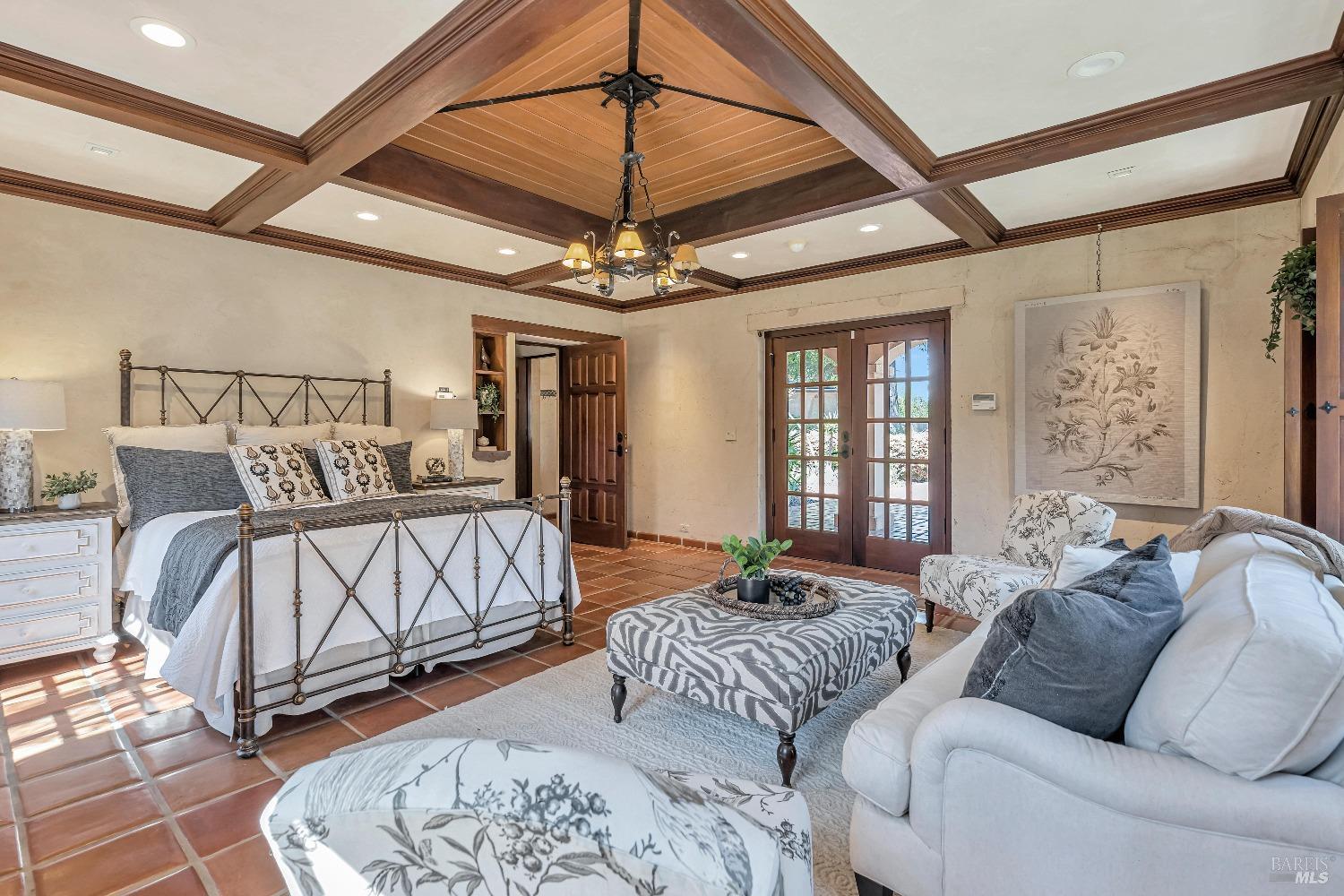 868-870 High School Rd