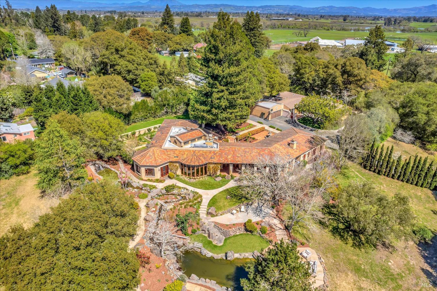 868-870 High School Rd