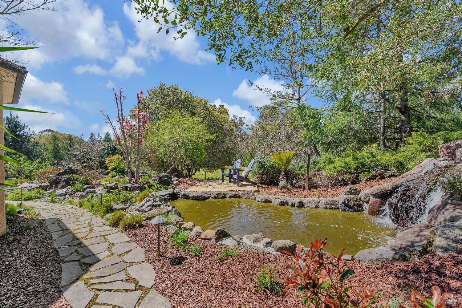 868-870 High School Rd