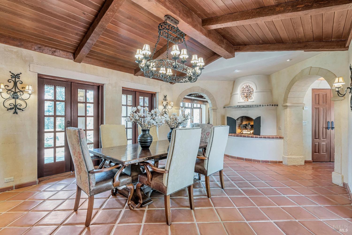 868-870 High School Rd