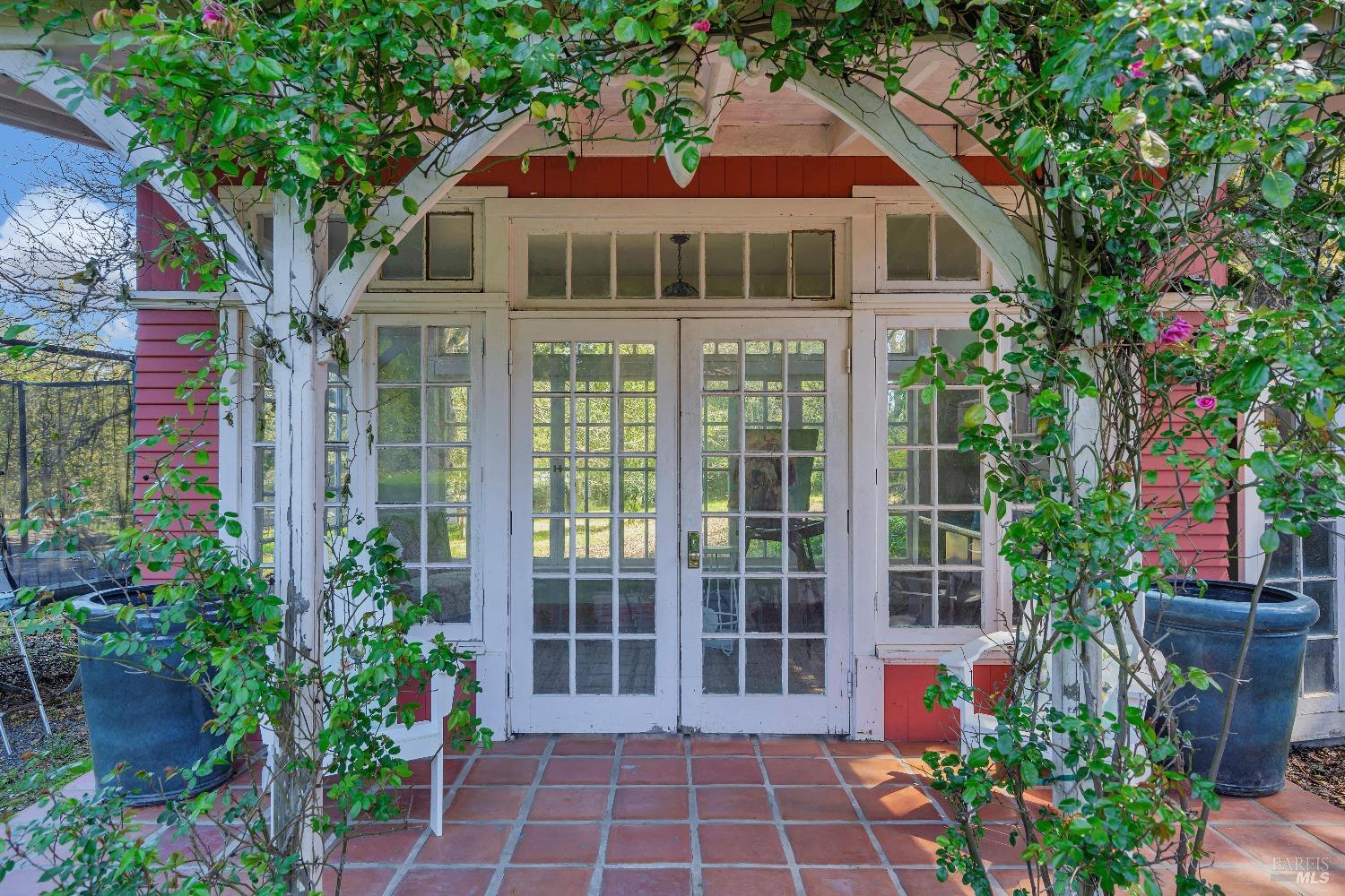 868-870 High School Rd