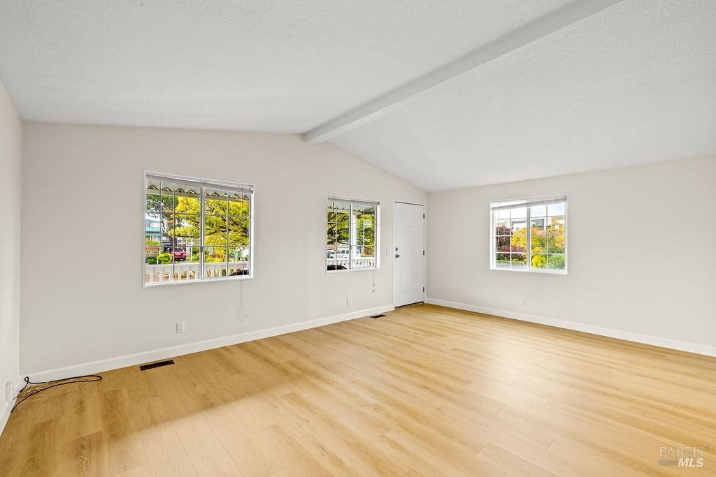 131 Coachman Ln