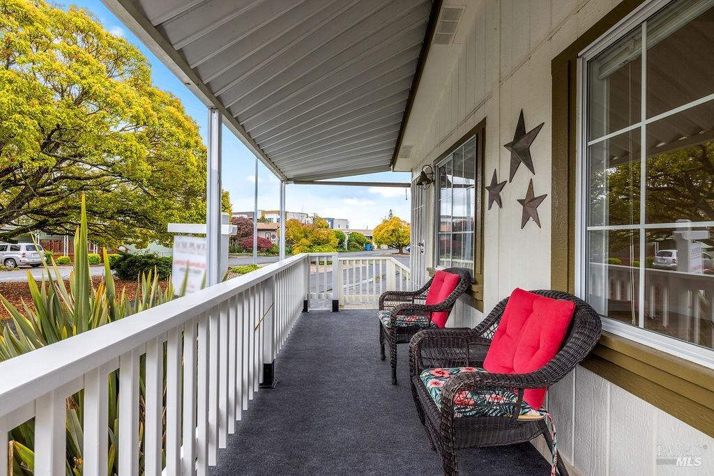 131 Coachman Ln