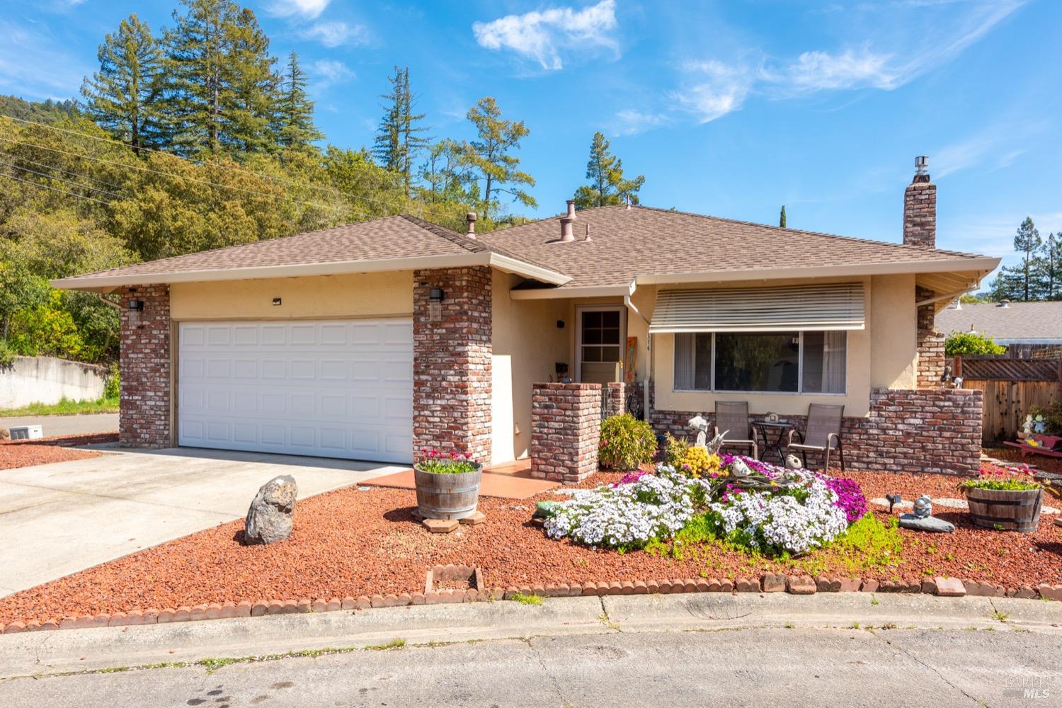316 Pine Cir