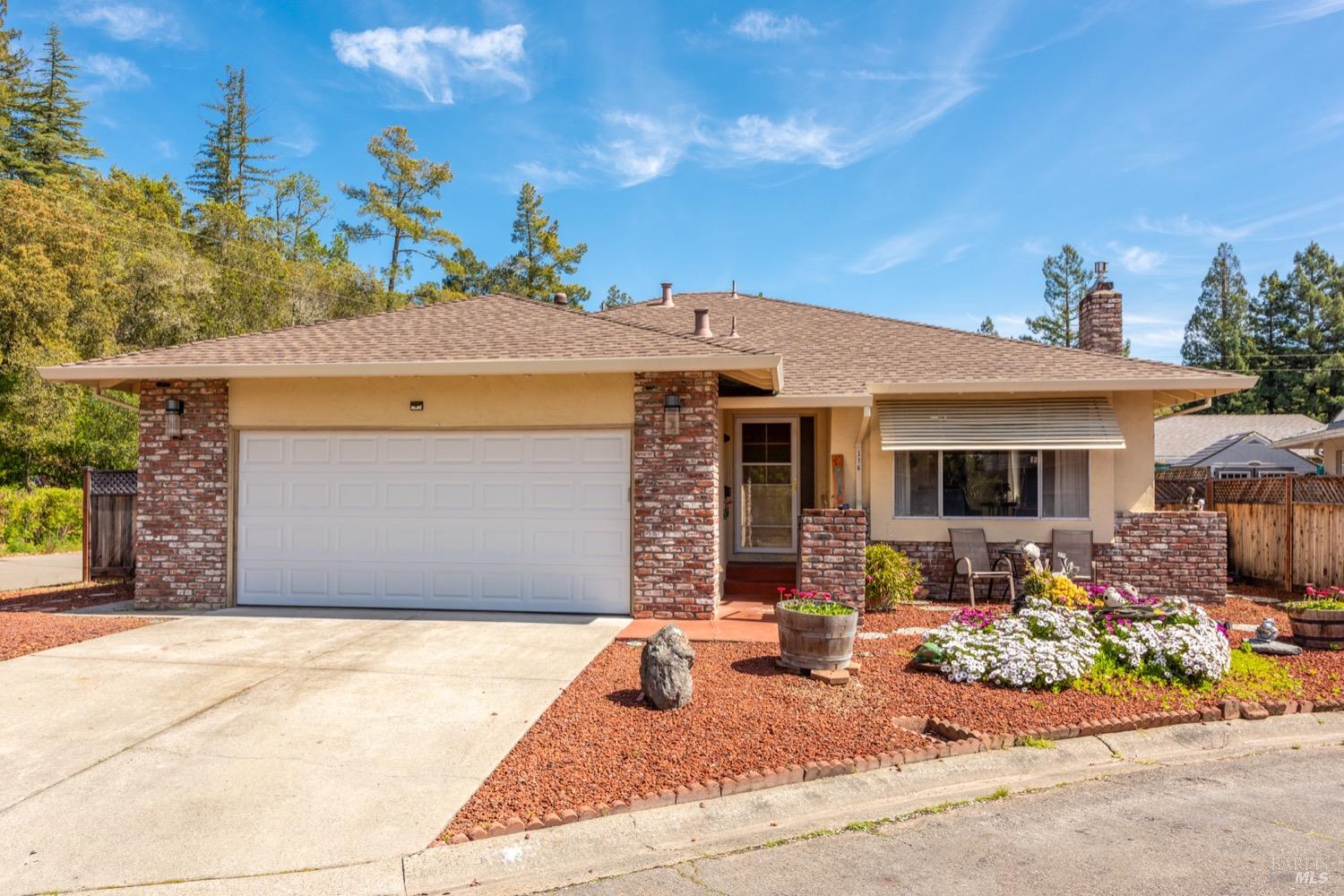 316 Pine Cir