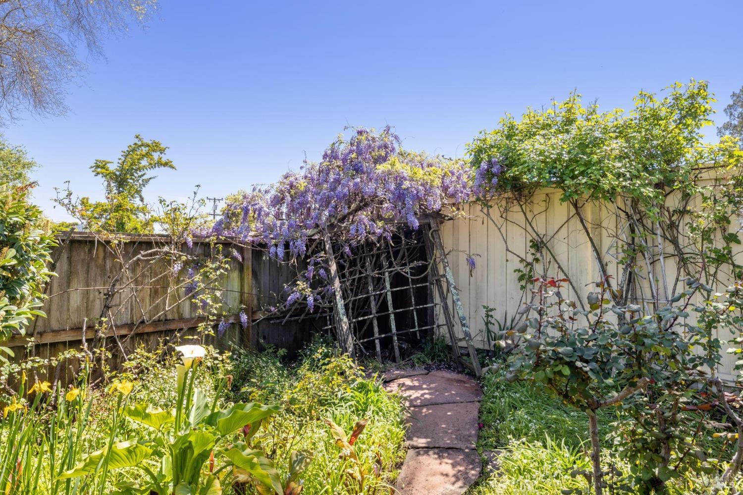 761 Del Ganado Rd