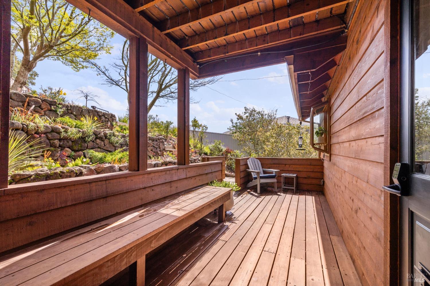 985 W California Ave