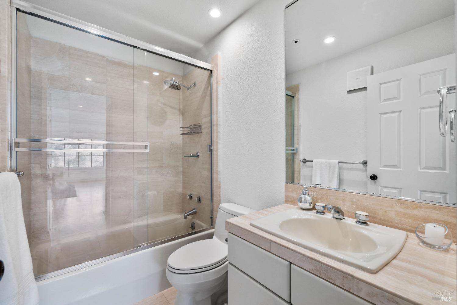 985 W California Ave