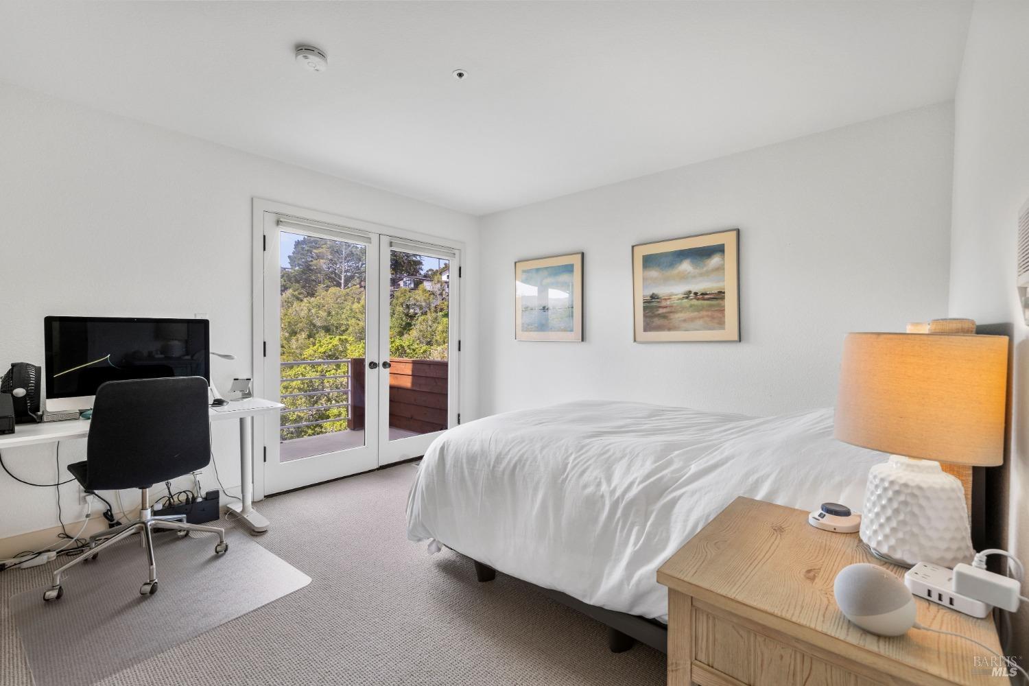 985 W California Ave