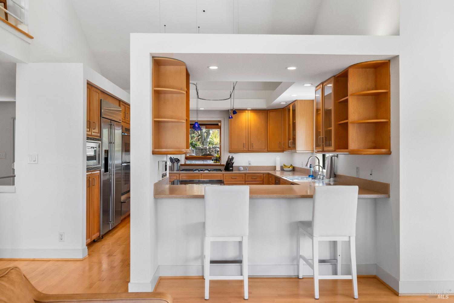 985 W California Ave