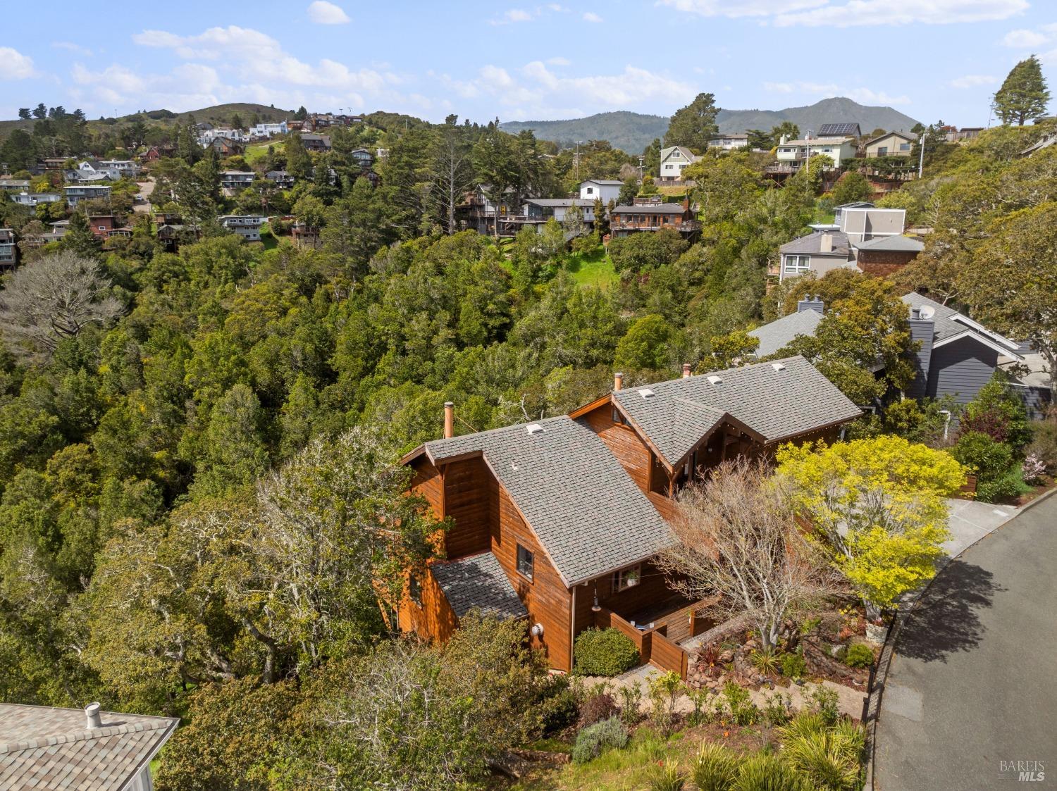 985 W California Ave