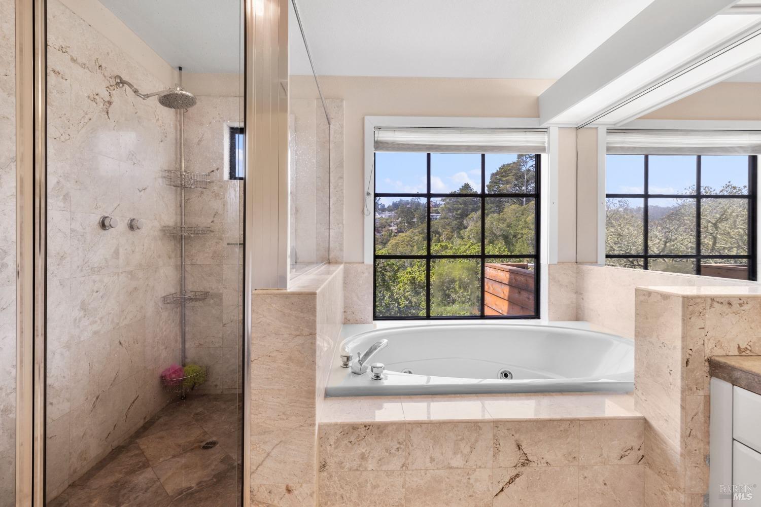 985 W California Ave