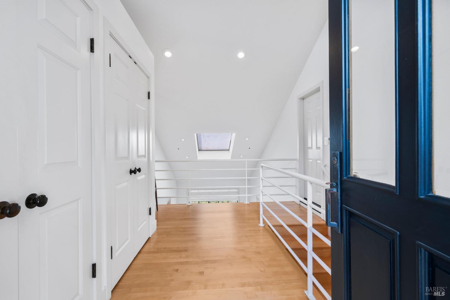 985 W California Ave