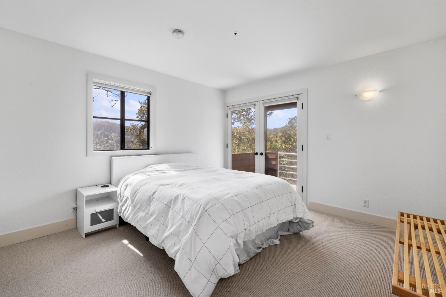 985 W California Ave