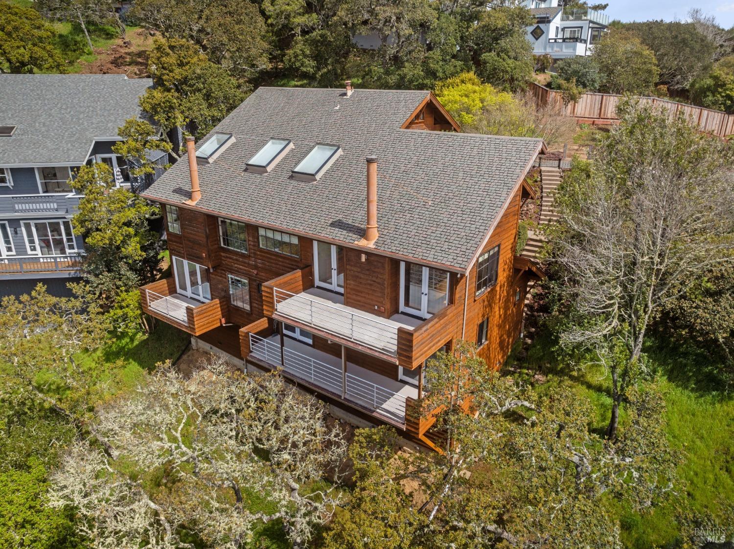 985 W California Ave