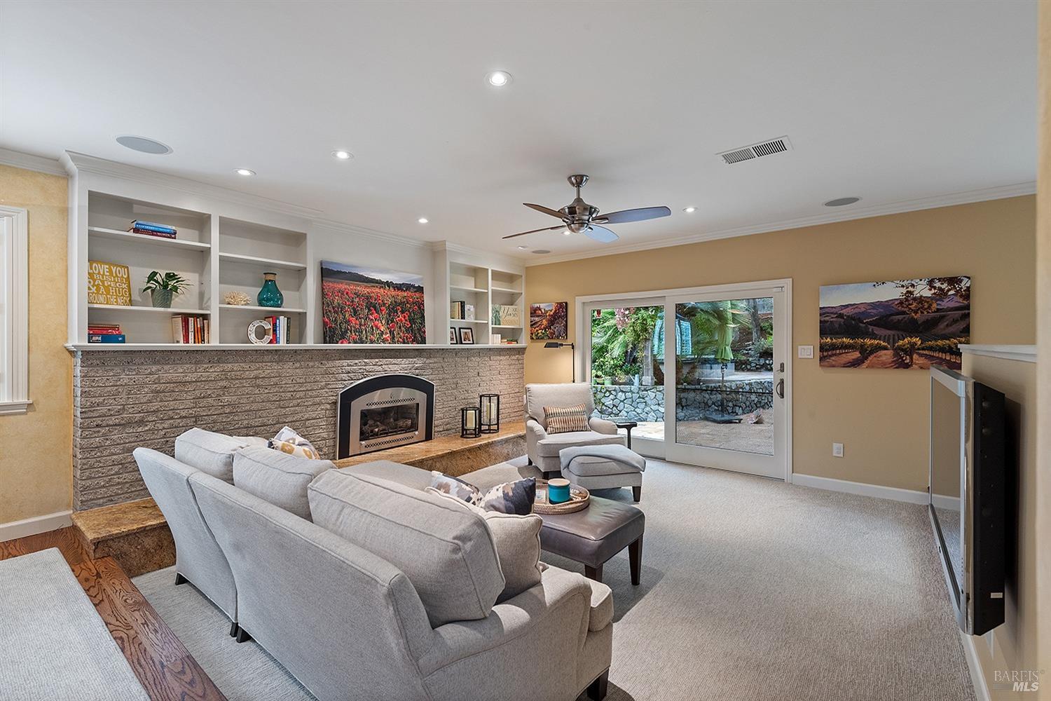 776 Tamarack Dr