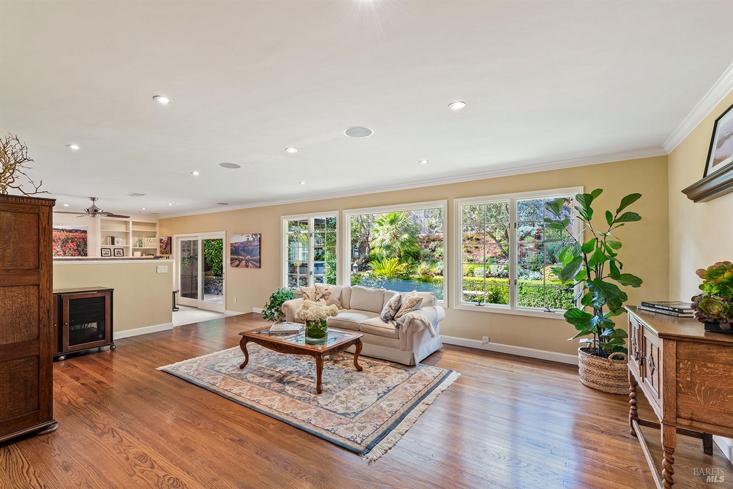 776 Tamarack Dr